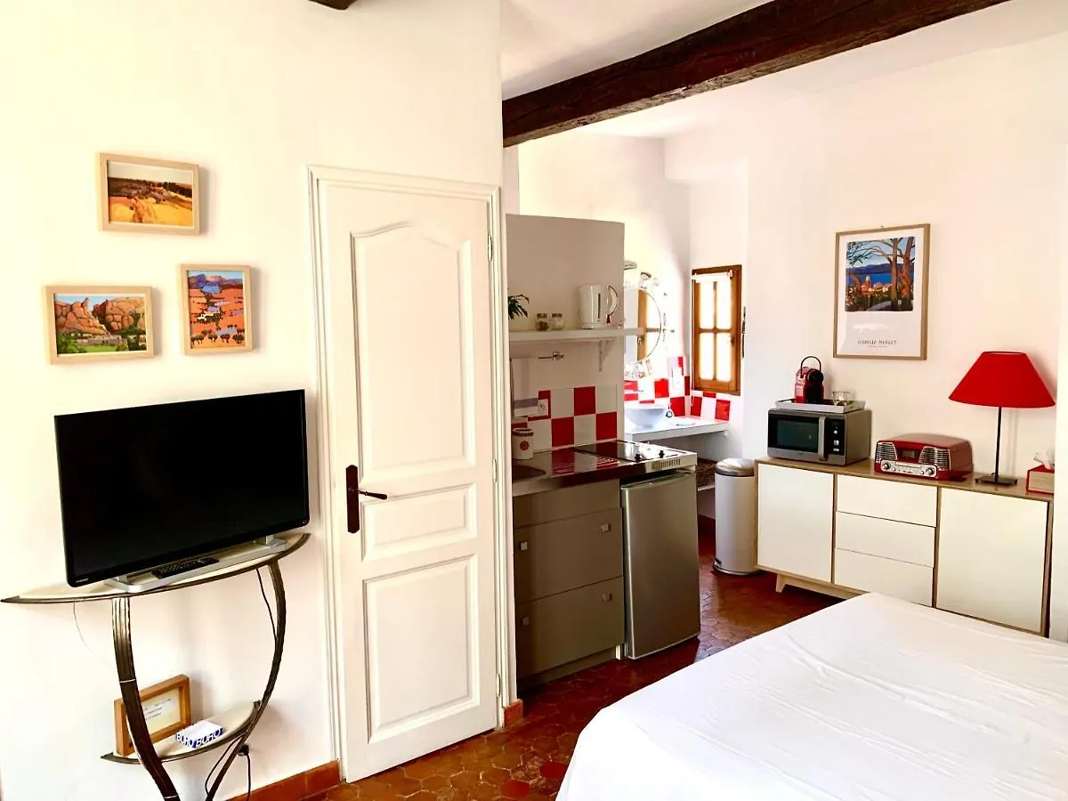 le 1835, studio rouge-Corail Moustiers-Sainte-Marie France
